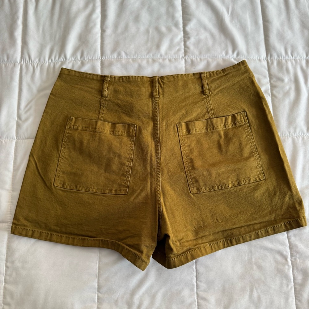 Universal Thread High Rise Midi Short Size 16 - Picture 2 of 5